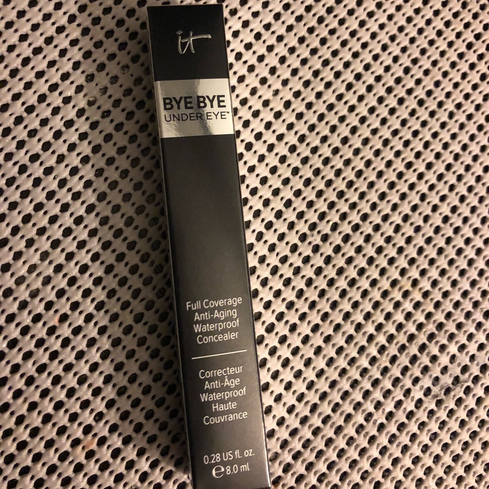 It Cosmetics BYE BYE UNDER EYE CONCEALER